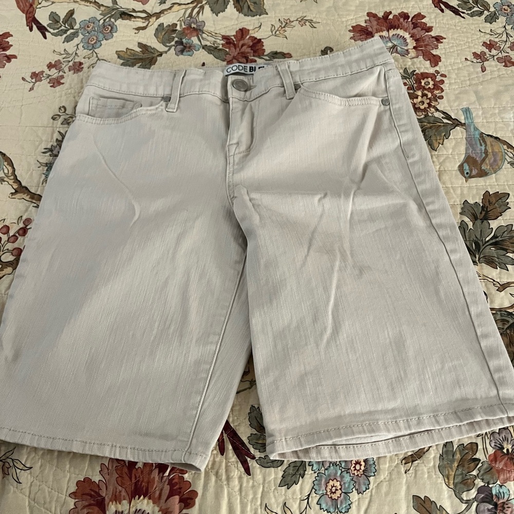 Dillards Code Bleu denim shorts, cream color,  8P,  worn once